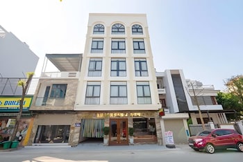 X-Men Hotel,,2 star
