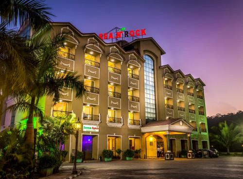 hotel sea n rock