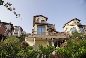 pandora valley villas
