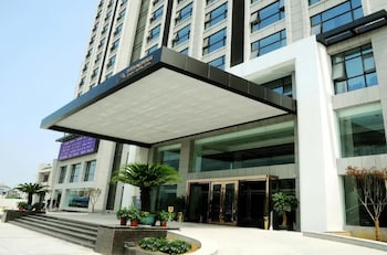 zhangjiajie merlot crystal hotel