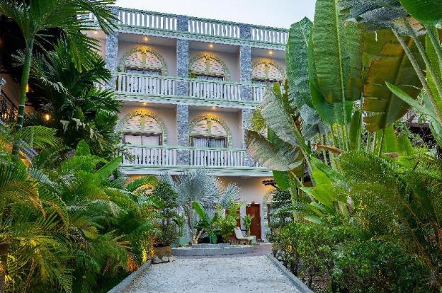 reveal angkor hotel
