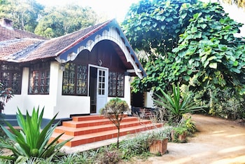 colonial canopy