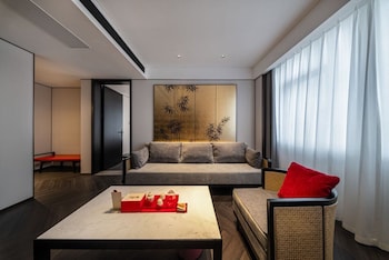 neolab hotel guangzhou financial city tianhe zhucun metro station