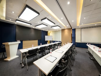 neolab hotel guangzhou financial city tianhe zhucun metro station