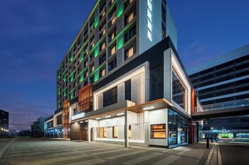 mehood lestie hotel xian xixian wuyue plaza afanggong south metro station store