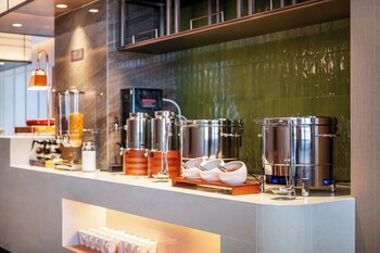 mehood lestie hotel xian xixian wuyue plaza afanggong south metro station store