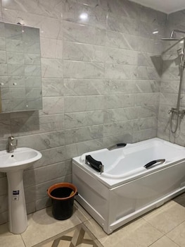 weena hotel and resort