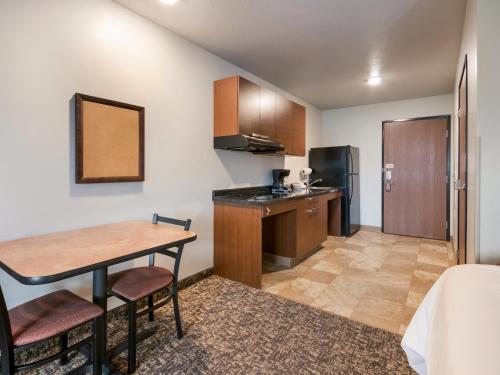 my place hotel pittsburgh north monaca pa