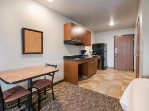my place hotel pittsburgh north monaca pa