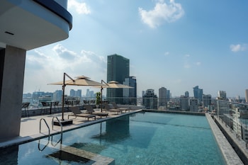 champs elysees hotel and suites