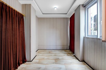 Townhouse Oak Syariah Near Stasiun Purwosari Formerly Graha Gentan Solo,,2 star