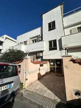 Sea View Flat - Close To The Beach,,3 star