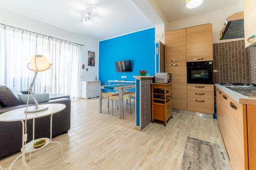 sea view flat close to the beach