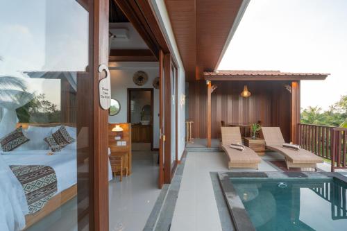 casa fortuna villa by mahaputra
