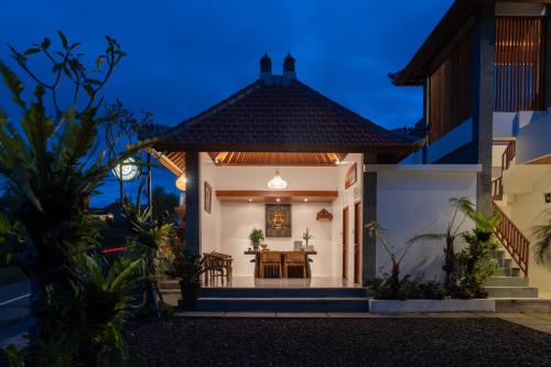 casa fortuna villa by mahaputra