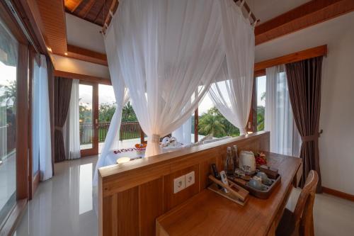 casa fortuna villa by mahaputra