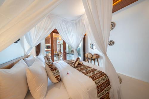 casa fortuna villa by mahaputra