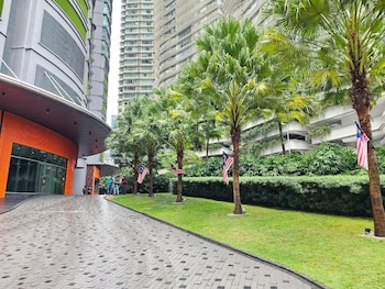 sky suites klcc by easy trip