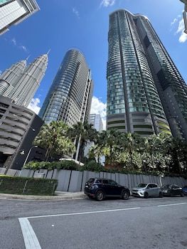 sky suites klcc by easy trip