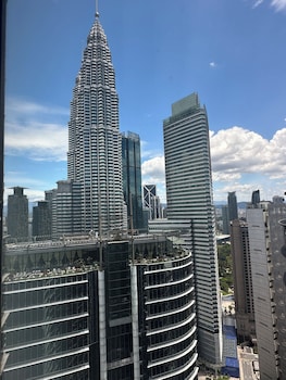 sky suites klcc by easy trip