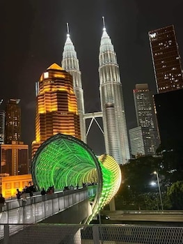sky suites klcc by easy trip
