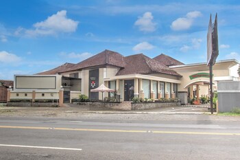 Townhouse Oak Near Margono Hospital Purw,,2 star
