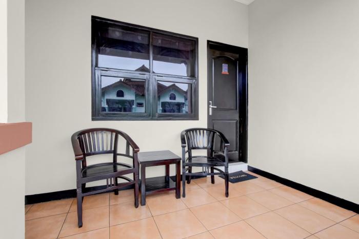 townhouse oak near margono hospital purw