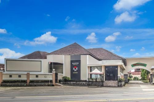 townhouse oak near margono hospital purw