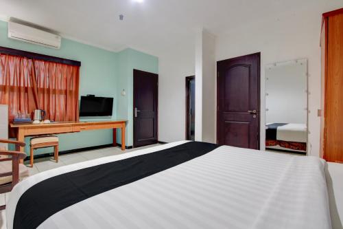townhouse oak near margono hospital purw