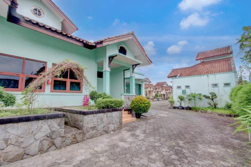 townhouse oak near margono hospital purw