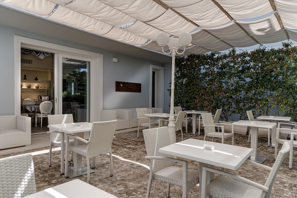 villa liberty boutique hotel design art and relais