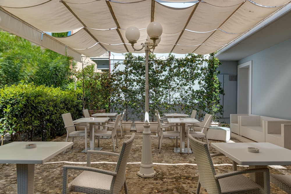 villa liberty boutique hotel design art and relais