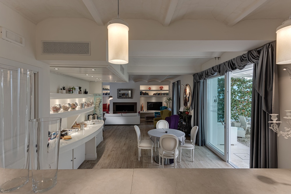 villa liberty boutique hotel design art and relais