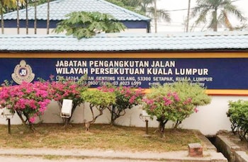 smile hotel danau kota