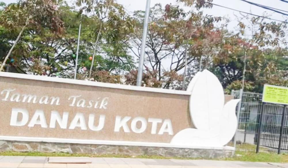 smile hotel danau kota