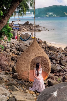 the cozy beach front hotel