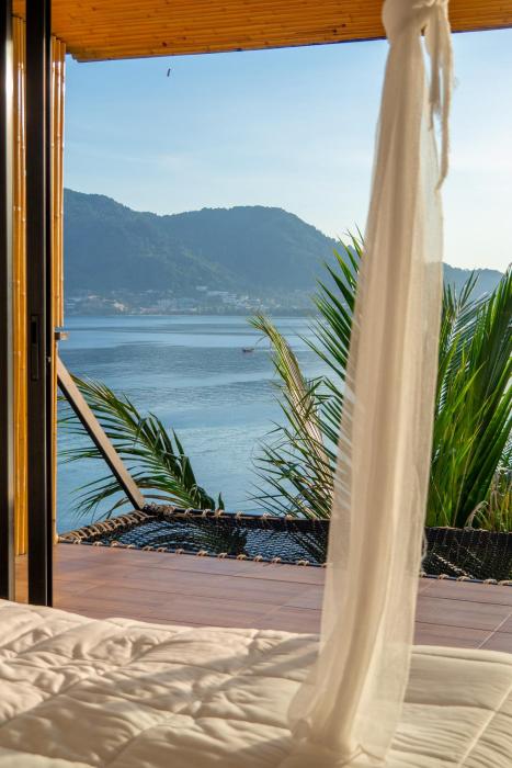 the cozy beach front hotel
