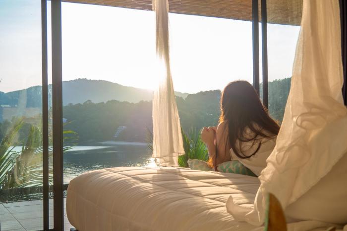 the cozy beach front hotel