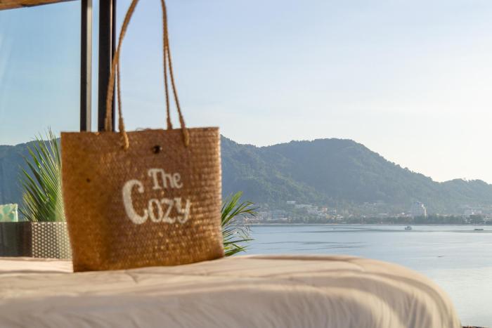 the cozy beach front hotel