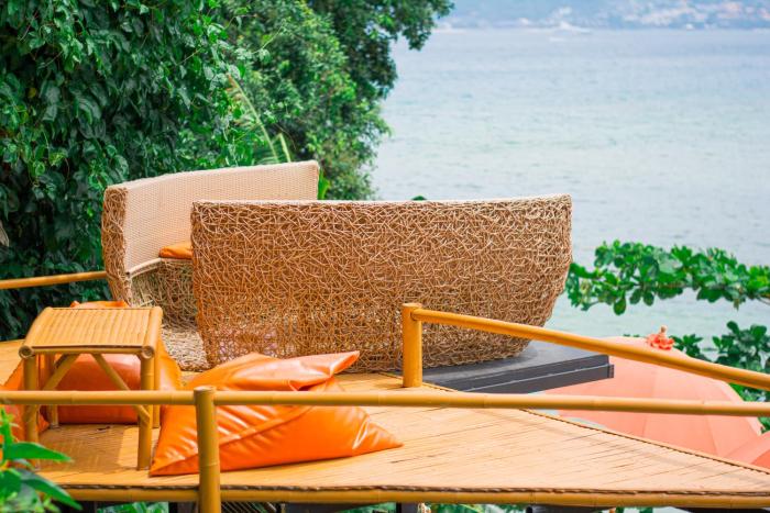 the cozy beach front hotel