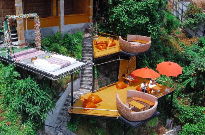 the cozy beach front hotel