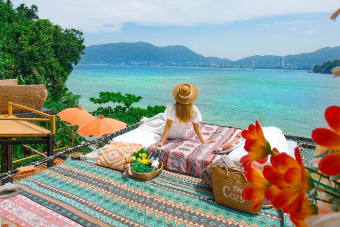 the cozy beach front hotel