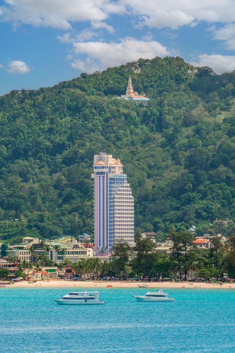 the cozy beach front hotel