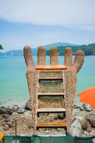 the cozy beach front hotel
