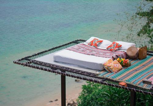 the cozy beach front hotel
