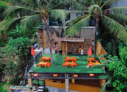 the cozy beach front hotel