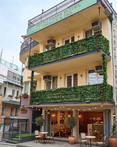 tutto passa hotel
