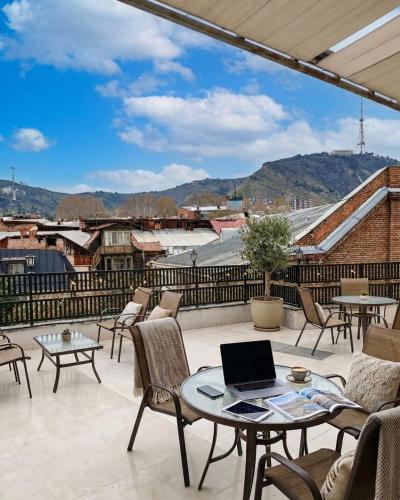 tutto passa hotel
