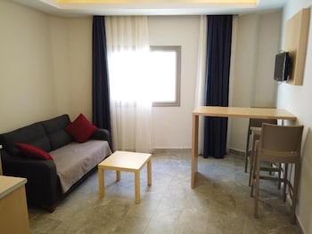 m2 otel