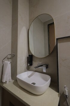 hotel sarovar hill